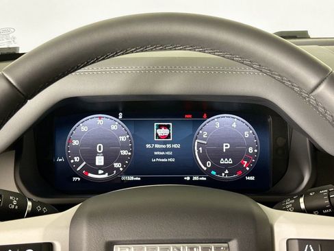 Used 2025 Land Rover Defender 110 S image 10