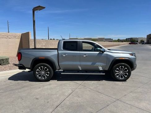 Used 2024 GMC Canyon Denali image 3