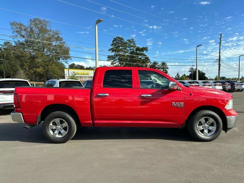 Used 2022 RAM 1500 Classic SLT image 6