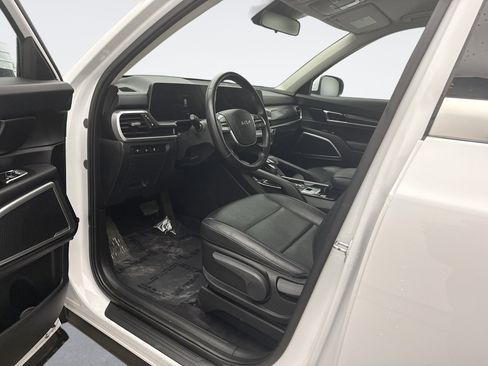 Used 2023 Kia Telluride LX AWD/4WD image 10