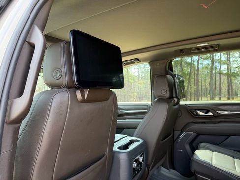 Used 2021 GMC Yukon XL Denali image 15
