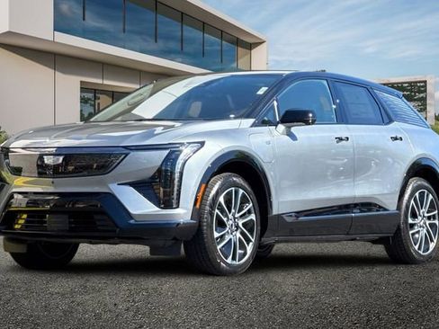 New 2025 Cadillac Optiq Sport 1 w/ LPO, Floor Liner Package image 8