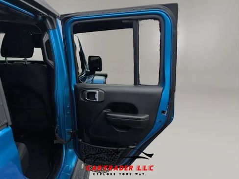 Used 2021 Jeep Gladiator Sport AWD/4WD image 20