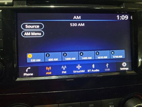 Used 2020 Nissan Rogue Sport S image 25