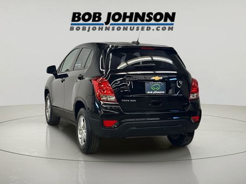 Certified 2022 Chevrolet Trax LS w/ Tint and Cruise Package image 8