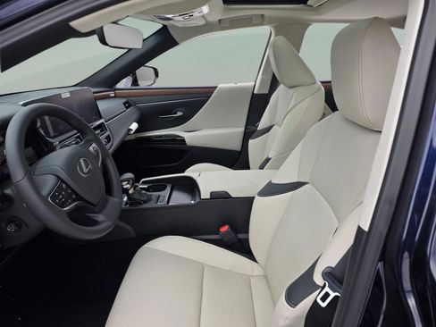 New 2025 Lexus ES 350 w/ Premium Package image 12