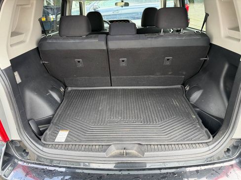 Used 2012 Scion xB FWD image 15