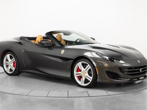 Used 2019 Ferrari Portofino RWD image 10