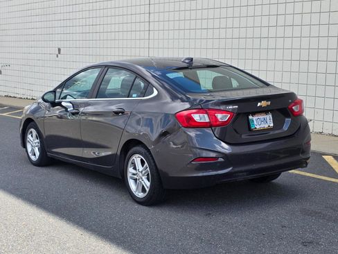 Used 2017 Chevrolet Cruze LT FWD image 5