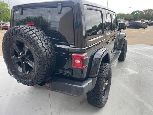 Used 2022 Jeep Wrangler Unlimited Sahara AWD/4WD image 6