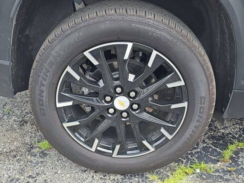 New 2026 Chevrolet Traverse LT w/ Sun and Wheel Package FWD image 5