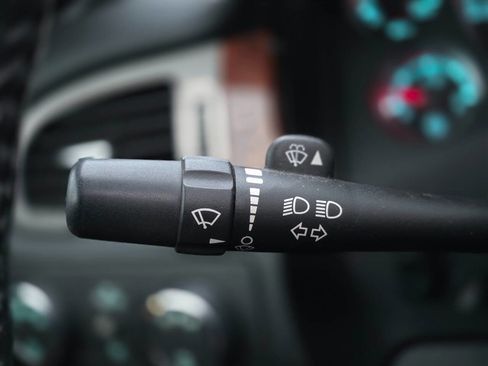 Used 2011 Chevrolet Silverado 3500 LTZ image 76