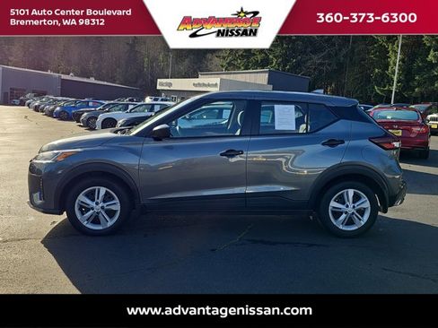 Used 2024 Nissan Kicks S image 2