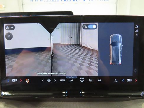 Used 2025 Ford Expedition Active image 24