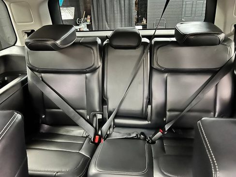 Used 2025 Ford Expedition Platinum w/ Driver's Package AWD/4WD image 22