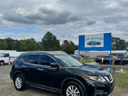 Used 2018 Nissan Rogue SV w/ Premium Package FWD image 1