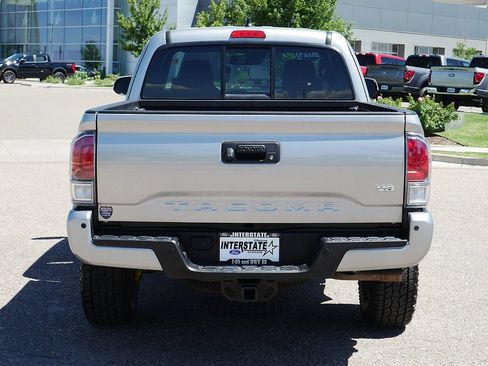 Used 2021 Toyota Tacoma TRD Off-Road w/ TRD Premium Off Road Package AWD/4WD image 4