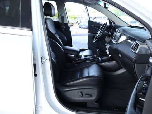 Used 2016 Kia Sorento SX FWD image 37