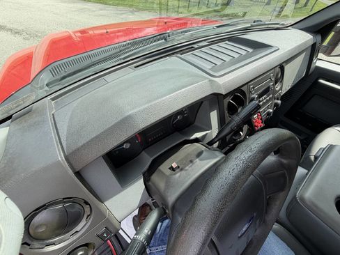 Used 2016 Ford F550 4x4 Regular Cab Super Duty image 21