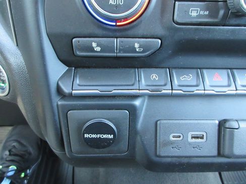 Used 2021 Chevrolet Silverado 1500 LT AWD/4WD image 31