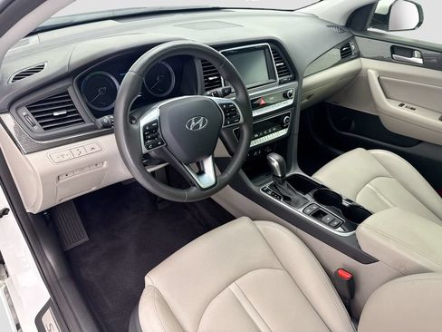 Used 2019 Hyundai Sonata Limited w/ Ultimate Package 02 FWD image 9