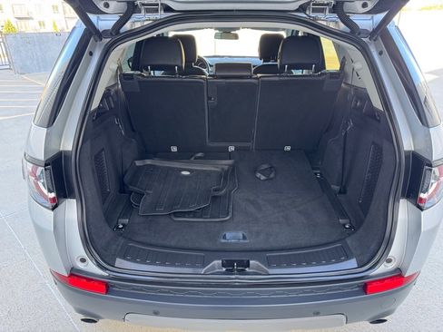 Used 2019 Land Rover Discovery Sport SE image 25