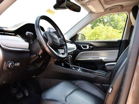Used 2022 Jeep Compass Limited w/ Sun and Sound Group AWD/4WD image 12
