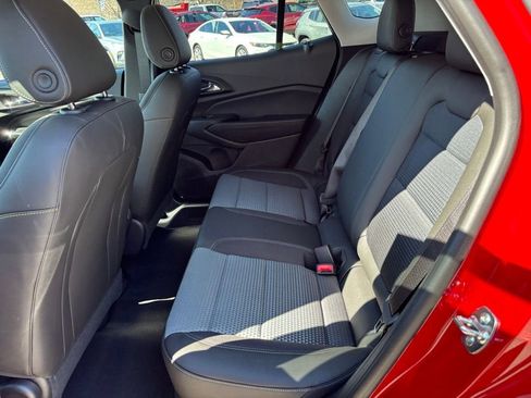 New 2026 Chevrolet Trax LT w/ Sunroof Package image 11