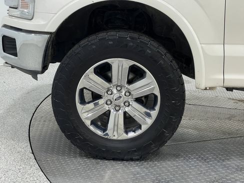 Used 2019 Ford F150 Lariat w/ Equipment Group 502A Luxury AWD/4WD image 34