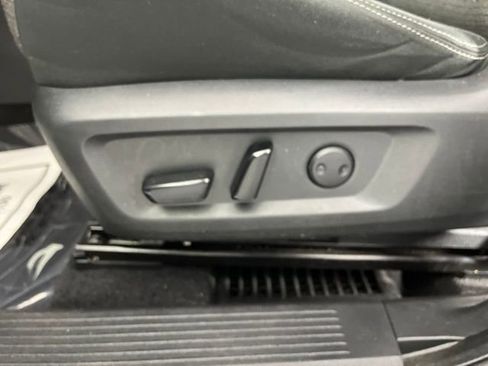 Used 2022 Nissan Rogue SV FWD image 33