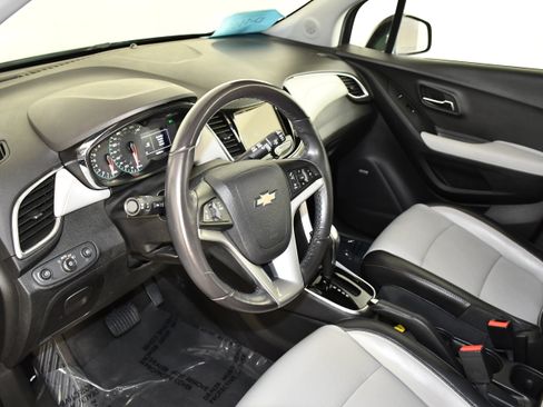 Used 2019 Chevrolet Trax Premier AWD/4WD image 35