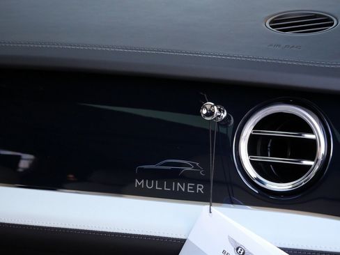 New 2025 Bentley Bentayga Extended Wheelbase image 31