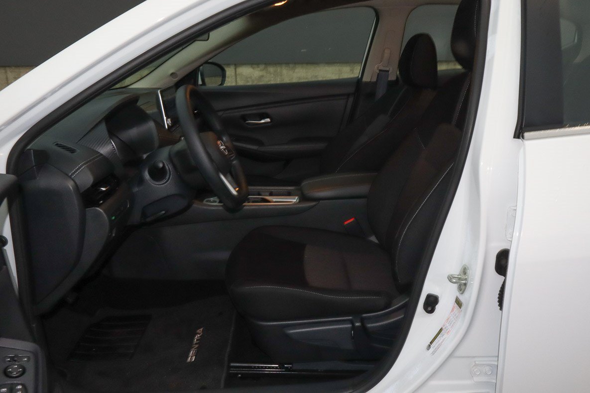 Used 2025 Nissan Sentra SV FWD image 7