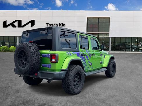 Used 2018 Jeep Wrangler Unlimited Sahara AWD/4WD image 5