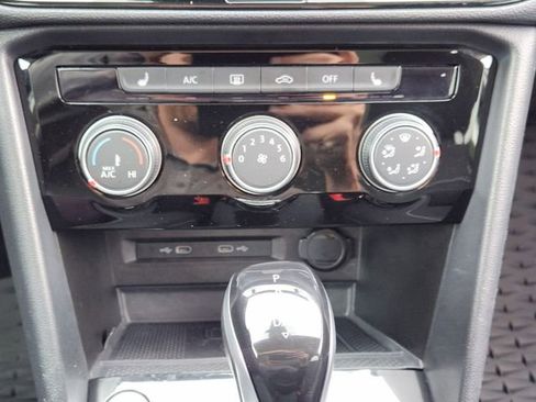 Used 2023 Volkswagen Taos SE FWD image 19