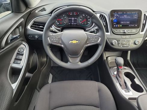 Certified 2025 Chevrolet Malibu RS FWD image 13