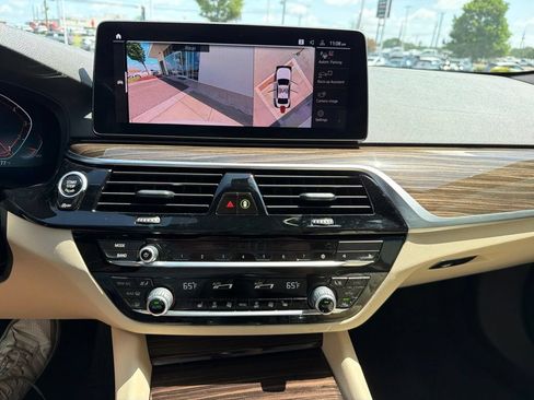 Used 2021 BMW 530i w/ Premium Package RWD image 22