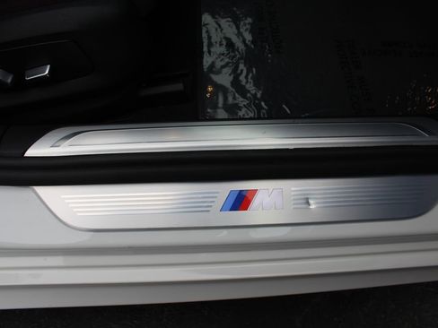 Used 2018 BMW 740i image 24