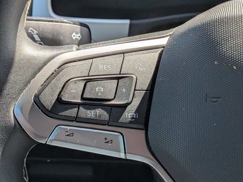 Used 2023 Volkswagen Atlas Cross Sport SE w/ Panoramic Sunroof Package FWD image 18