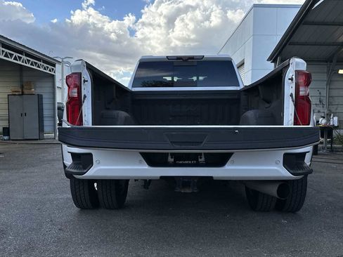 Used 2020 Chevrolet Silverado 3500 High Country image 25