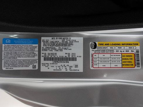 Used 2013 Ford Mustang Shelby GT500 RWD image 39