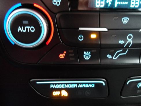 Used 2018 Ford Escape SE image 15