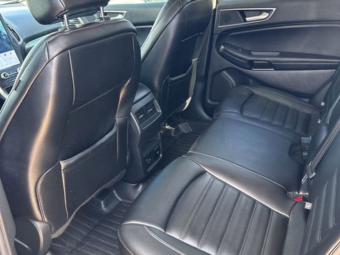 Used 2021 Ford Edge SEL w/ Convenience Package image 4