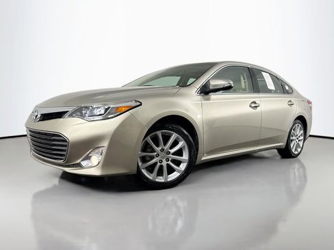 Used 2013 Toyota Avalon Limited image 1