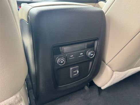 Used 2020 Buick Enclave Essence image 20