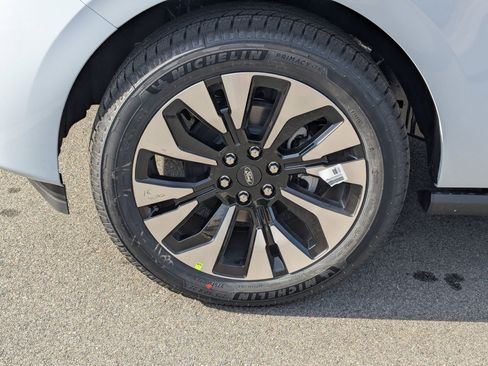 New 2026 Ford Expedition Platinum w/ Driver's Package image 10