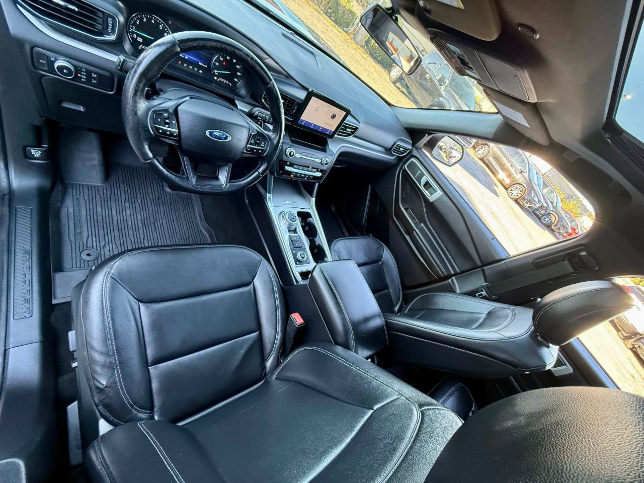 Used 2020 Ford Explorer XLT w/ Equipment Group 202A AWD/4WD image 13