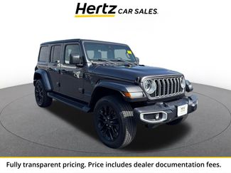 Used 2025 Jeep Wrangler Unlimited Sahara AWD/4WD video 1