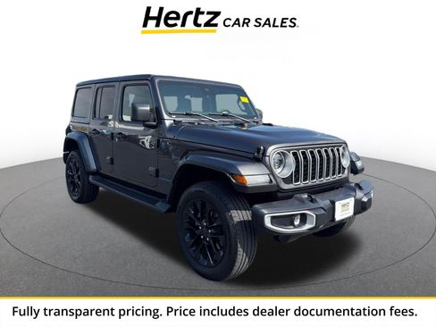 Used 2025 Jeep Wrangler Unlimited Sahara AWD/4WD image 1