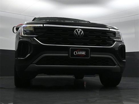 Used 2024 Volkswagen Atlas Cross Sport SE image 28